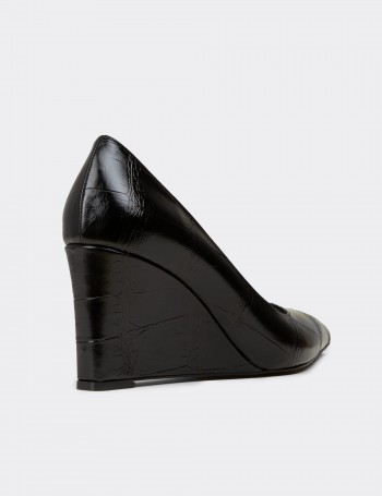 Kadın Krokodil Desenli Siyah Dolgu Topuk Ayakkabı - 10052ZSYHM01