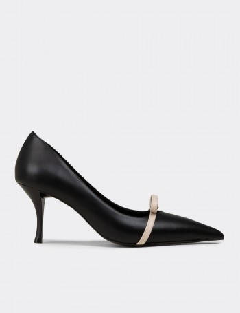 Kadın Fiyonk Detaylı Siyah Stiletto