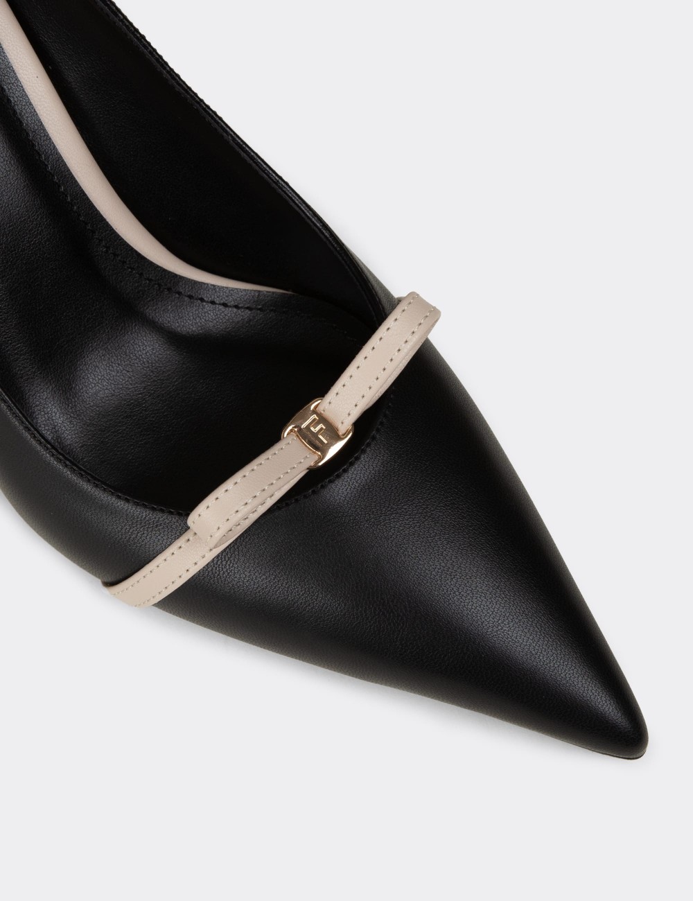 Kadın Fiyonk Detaylı Siyah Stiletto - V4025ZSYHM01