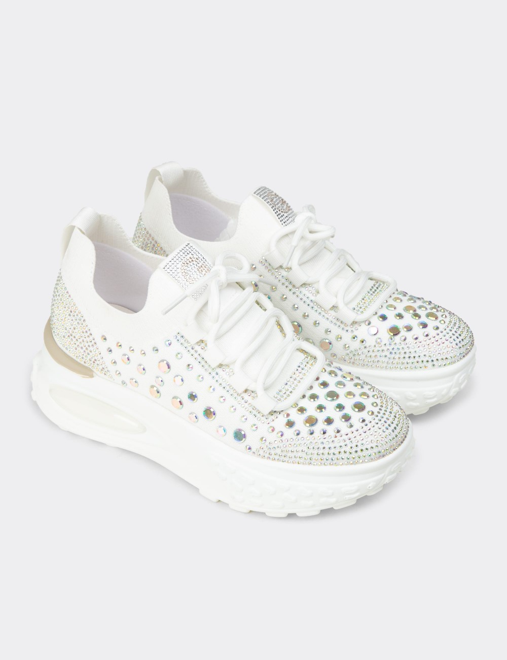 Kadın Beyaz Taş Detaylı Sneaker Ayakkabı - 26311ZBYZP01