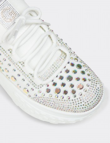 Kadın Beyaz Taş Detaylı Sneaker Ayakkabı - 26311ZBYZP01