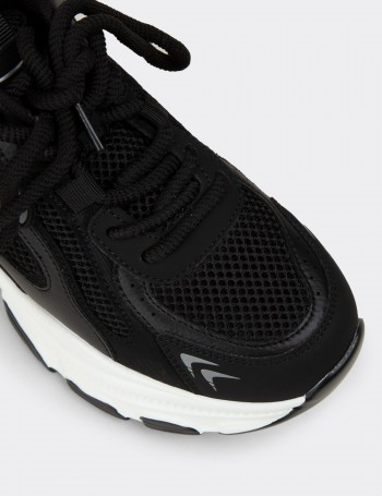 Kadın Siyah Gizli Topuk Sneaker Ayakkabı - 26323ZSYHP01