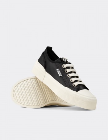 Kadın Siyah Sneaker Ayakkabı - K0014ZSYHC01