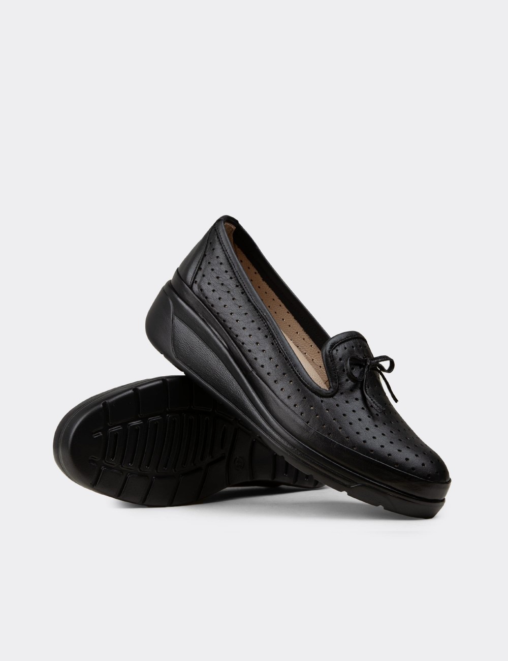 Kadın Hakiki Deri Siyah Dolgu Topuk Günlük Ayakkabı - N3502ZSYHC01