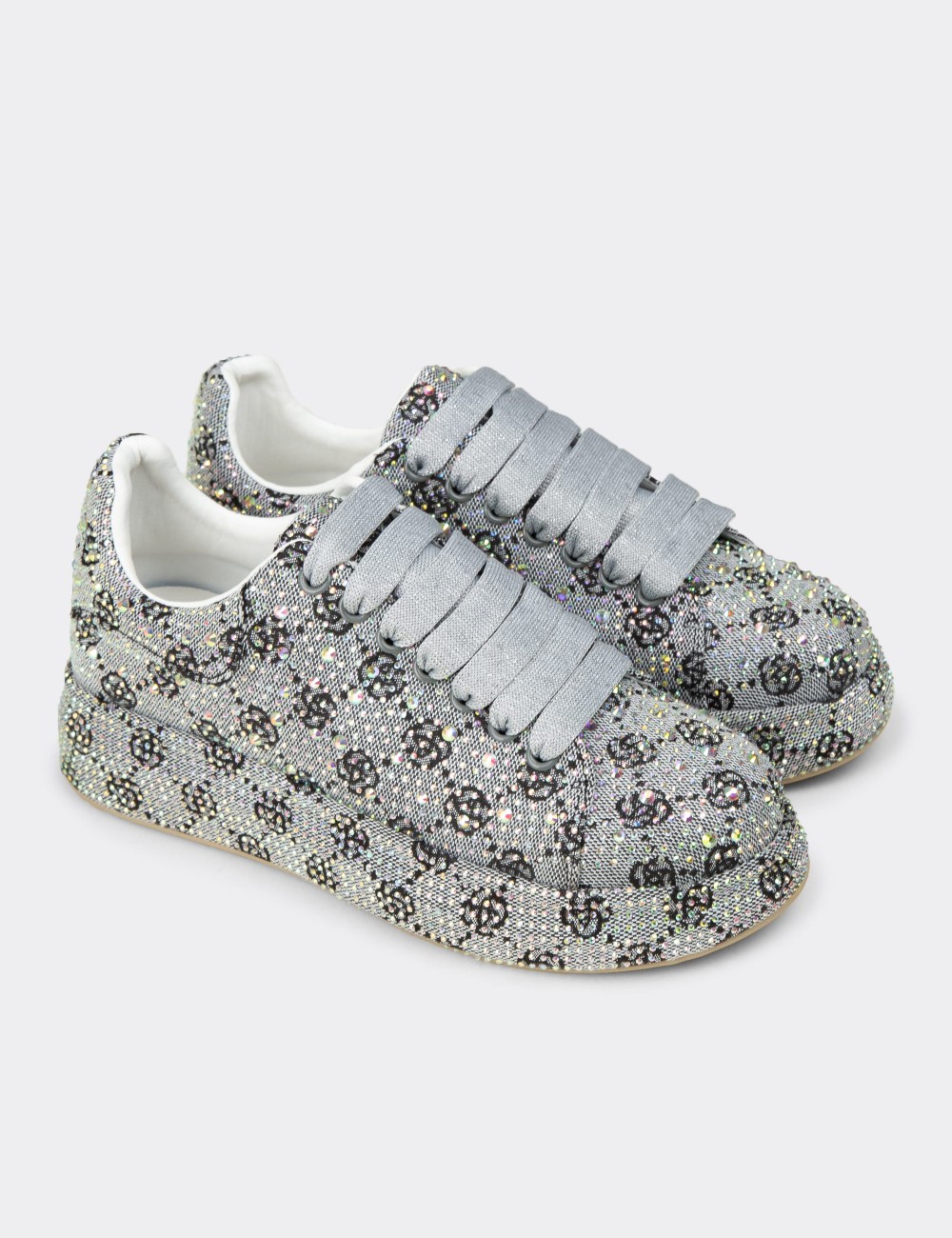 Kadın Gri Taş İşlemeli Sneaker - K0052ZGRIC01