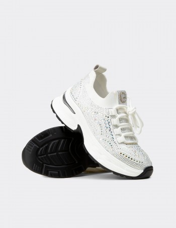 Kadın Beyaz Taş Detaylı Sneaker Ayakkabı - 26303ZBYZP01