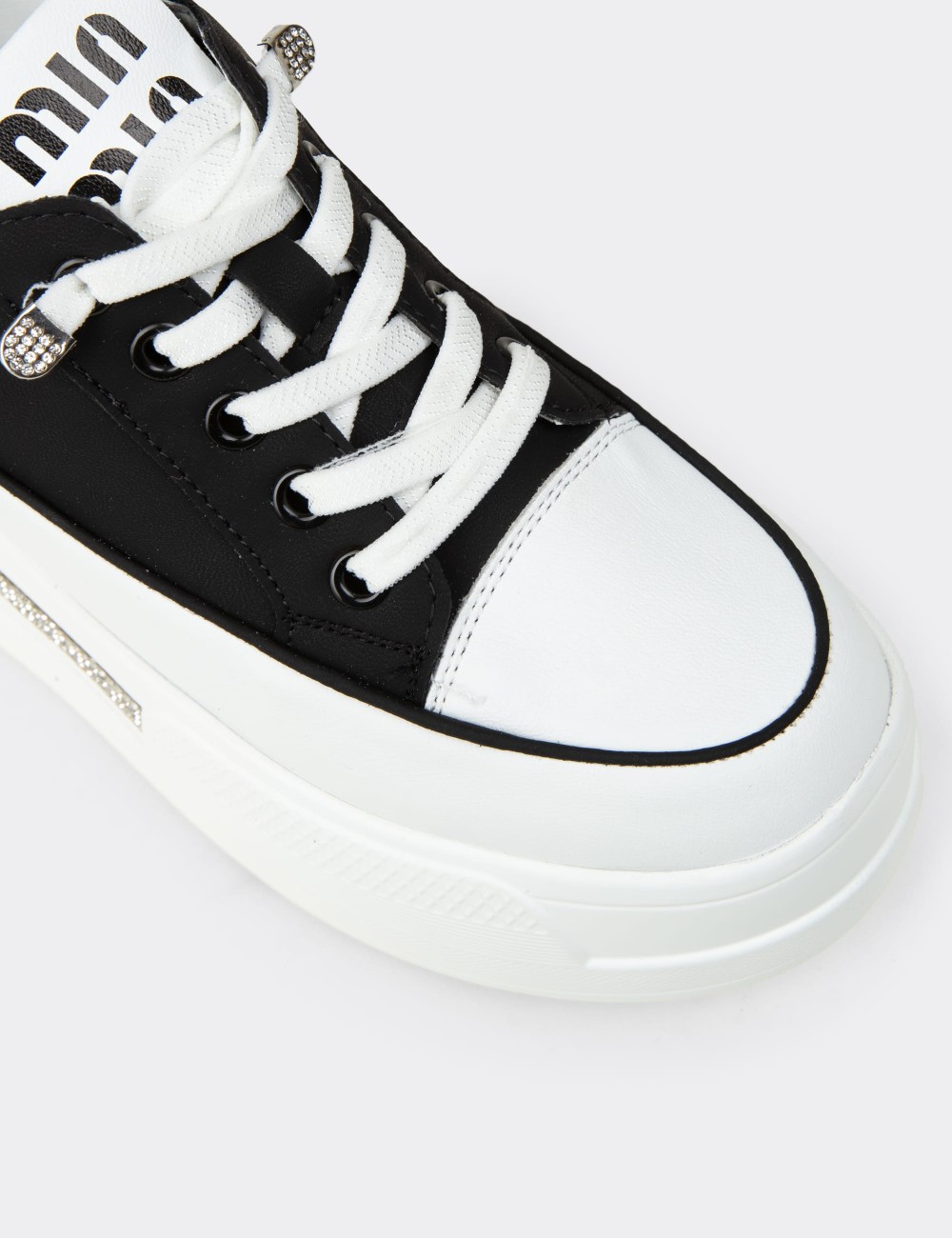 Kadın Siyah Gizli Topuklu Sneaker Ayakkabı - K7500ZSYHC01