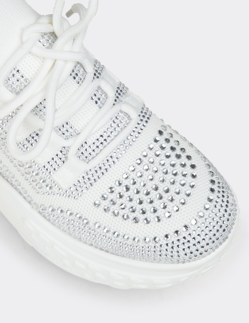 Kadın Beyaz Taşlı Platform Sneaker - K0018ZBYZC01