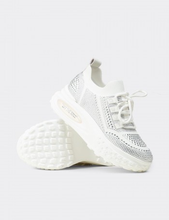 Kadın Beyaz Taşlı Platform Sneaker - K0018ZBYZC01