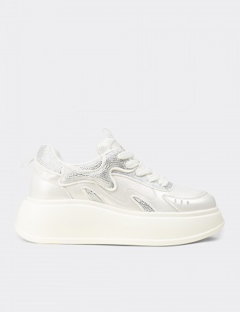 Kadın Beyaz Taş Detaylı Platform Sneaker - 26424ZBYZP01