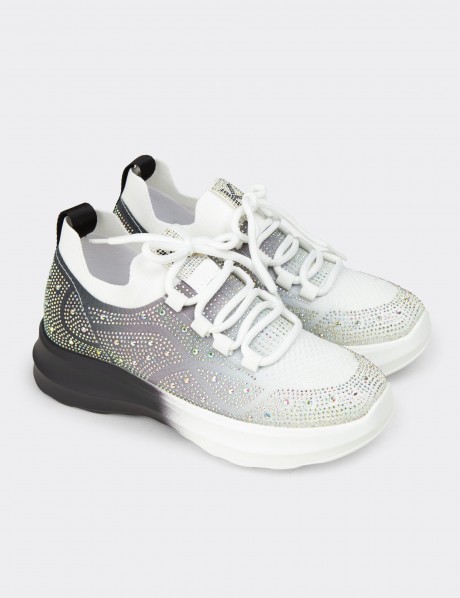 Kadın Taş Detaylı Siyah Sneaker Ayakkabı