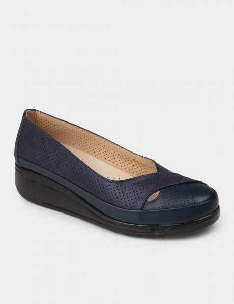 Kadın Hakiki Deri Lacivert Dolgu Topuk Günlük Ayakkabı