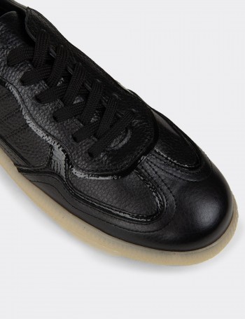 Kadın Siyah Hakiki Deri Sneaker Ayakkabı - R2601ZSYHC01