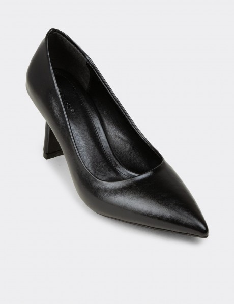 Kadın Siyah Rugan Stiletto