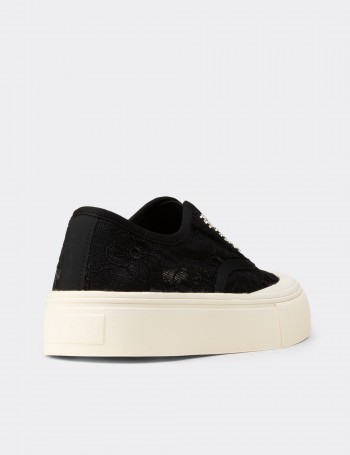 Kadın Dantel Detaylı Siyah Sneaker Ayakkabı - K0523ZSYHC01