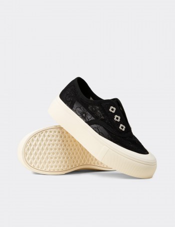 Kadın Dantel Detaylı Siyah Sneaker Ayakkabı - K0523ZSYHC01