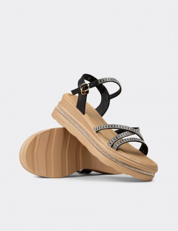 Kadın Siyah Taş Detaylı Sandalet - K0095ZSYHC01