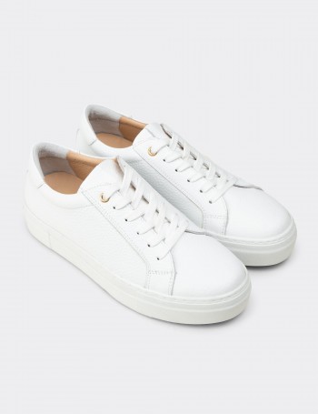 Kadın Hakiki Deri Beyaz Sneaker Ayakkabı - R2571ZBYZC01
