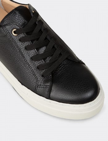 Kadın Hakiki Deri Siyah Sneaker Ayakkabı - R2571ZSYHC01