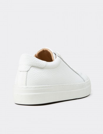 Kadın Hakiki Deri Beyaz Sneaker Ayakkabı - R2571ZBYZC01