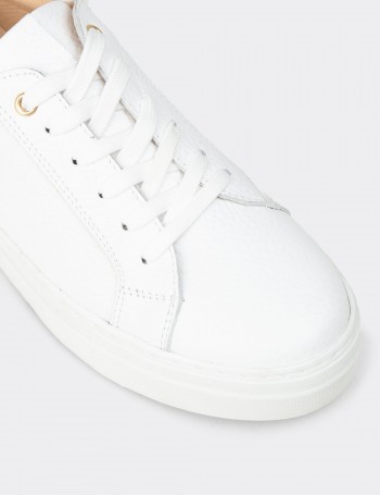 Kadın Hakiki Deri Beyaz Sneaker Ayakkabı - R2571ZBYZC01