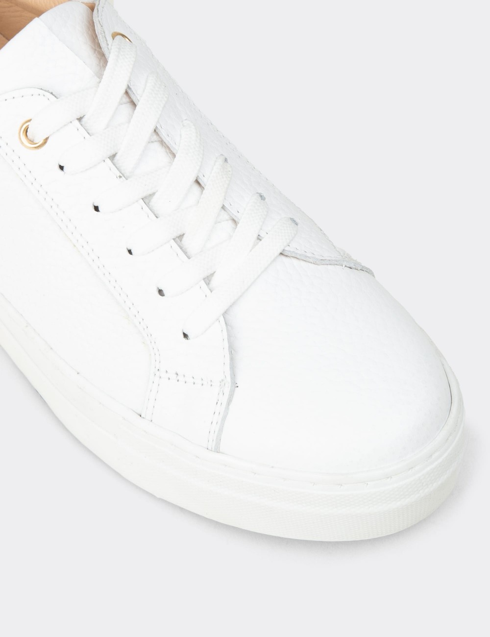 Kadın Hakiki Deri Beyaz Sneaker Ayakkabı - R2571ZBYZC01