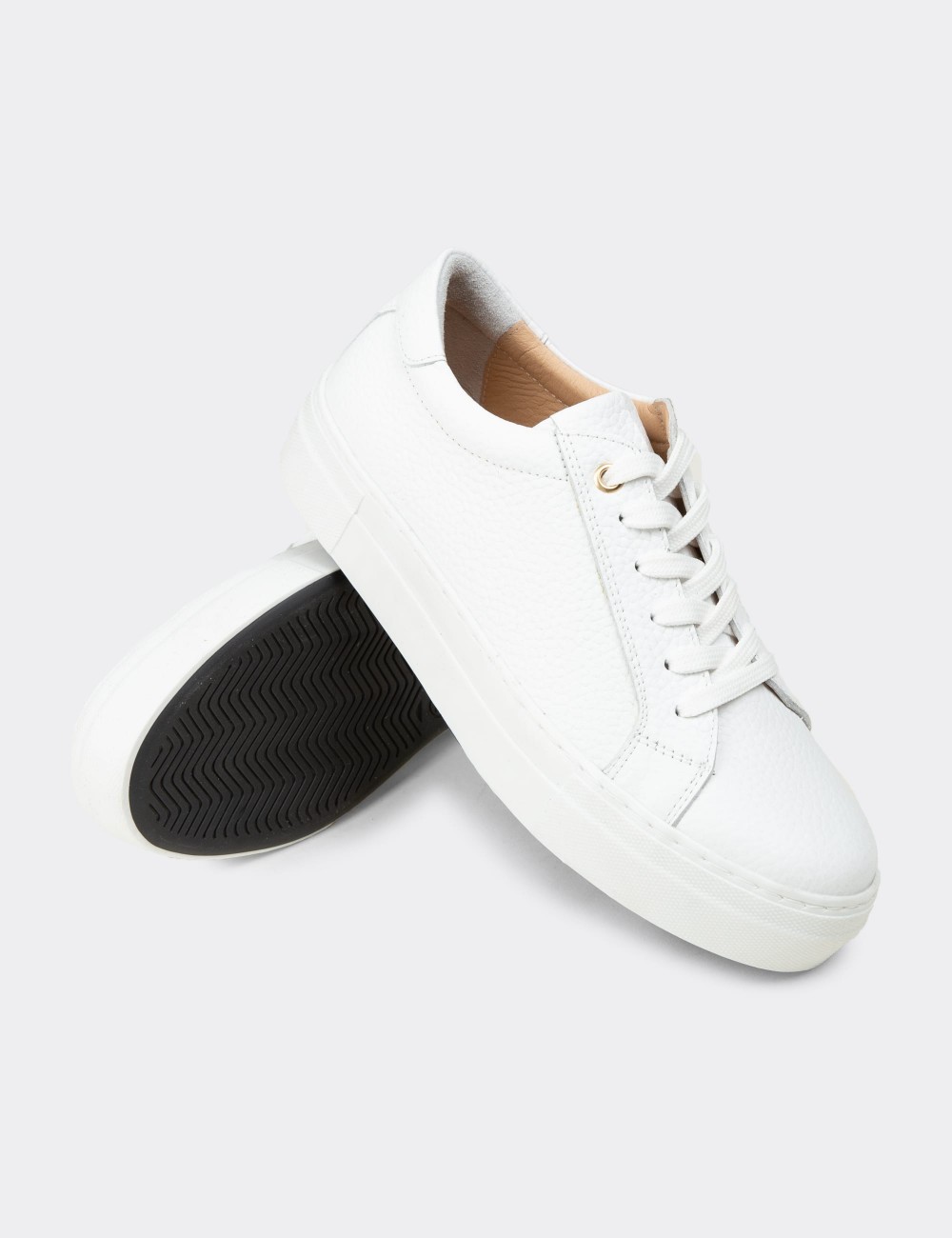 Kadın Hakiki Deri Beyaz Sneaker Ayakkabı - R2571ZBYZC01