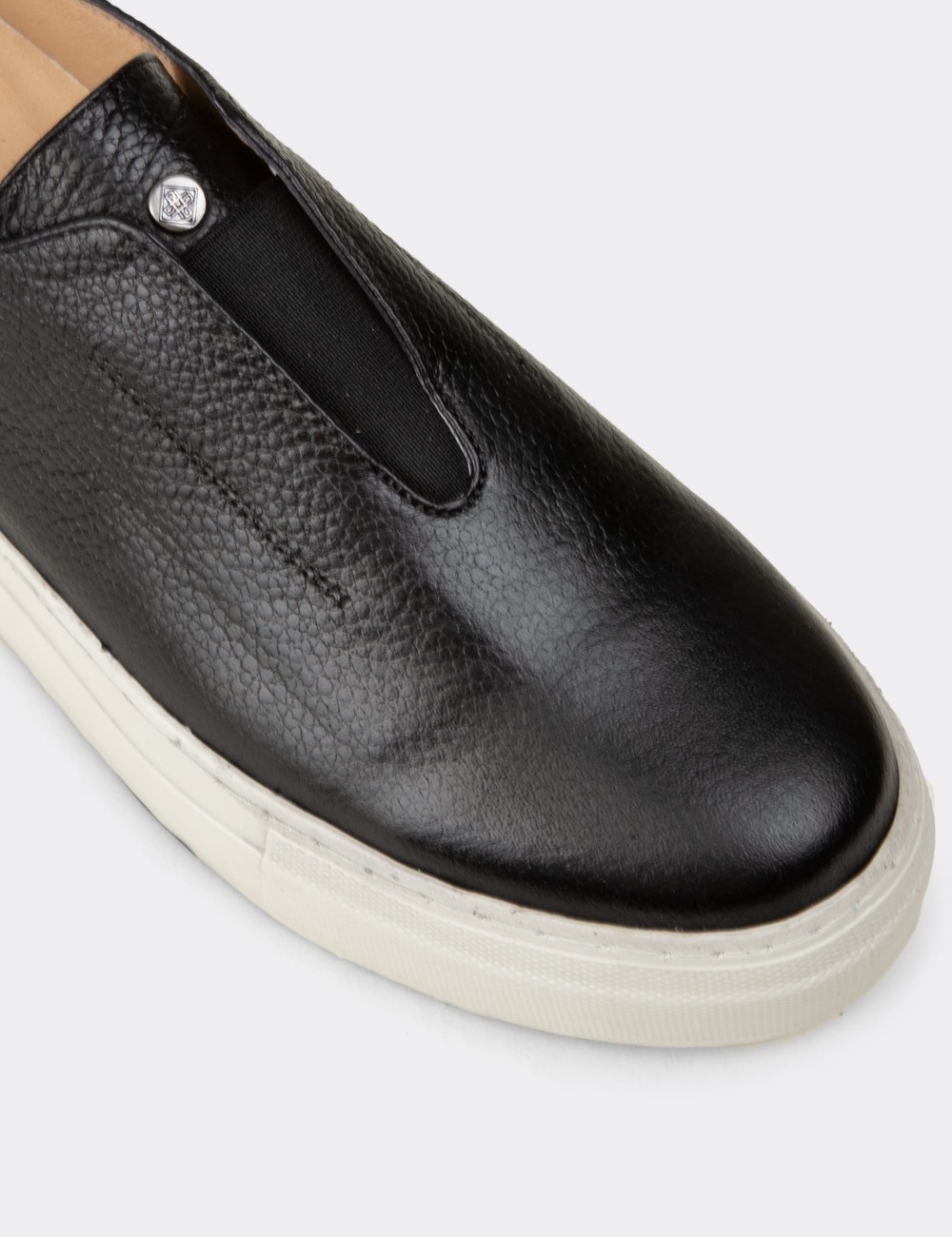 Kadın Hakiki Deri Siyah Sneaker Ayakkabı - R2233ZSYHC02