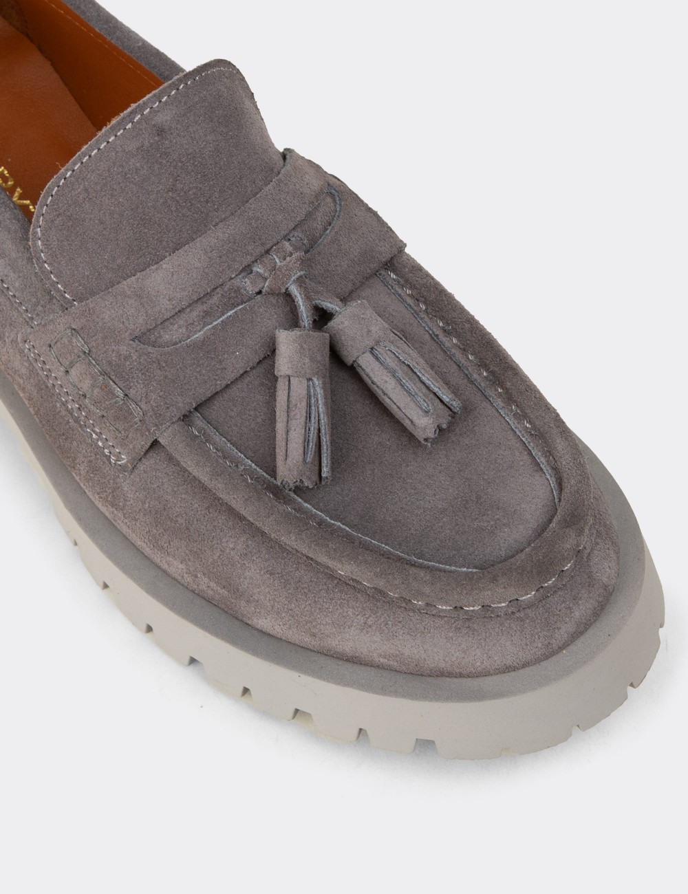 Kadın Hakiki Süet Gri Püsküllü Loafer - 02035ZGRIC01