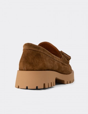 Kadın Hakiki Süet Taba Rengi Püsküllü Loafer - 02035ZTBAC01
