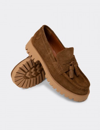 Kadın Hakiki Süet Taba Rengi Püsküllü Loafer - 02035ZTBAC01