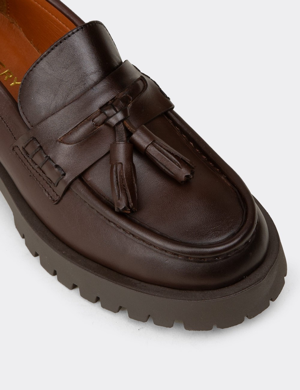 Kadın Hakiki Deri Kahverengi Püsküllü Loafer - 02035ZKHVC03