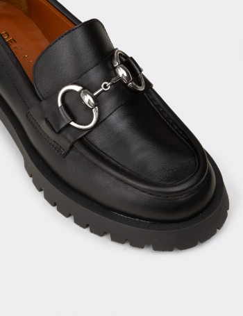 Kadın Hakiki Deri Siyah Tokalı Loafer - 02037ZSYHE01