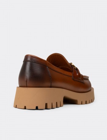 Kadın Hakiki Deri Taba Renkli Tokalı Loafer - 02037ZTBAE01