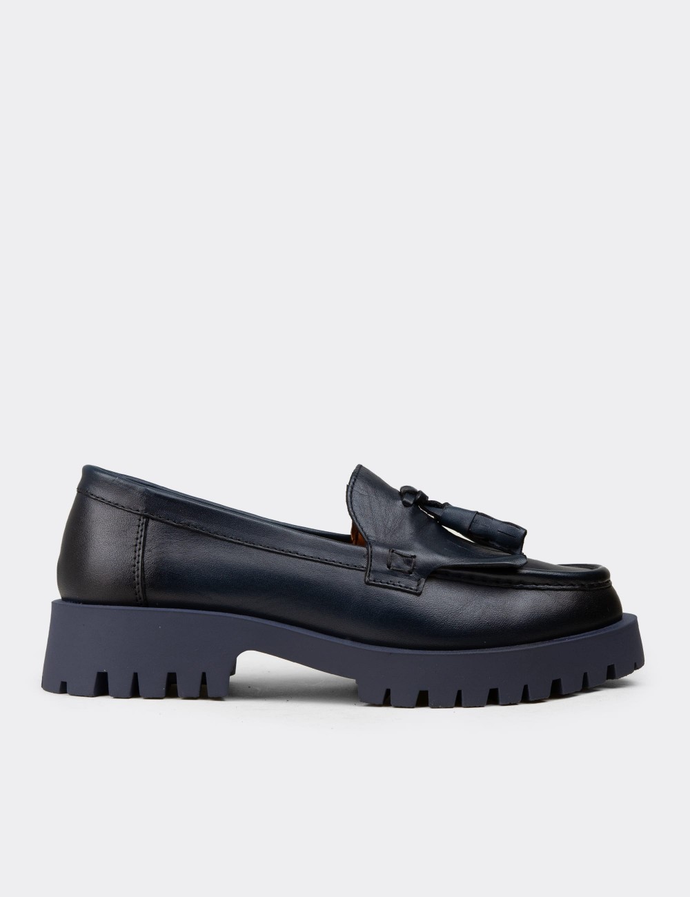 Kadın Hakiki Deri Lacivert Püsküllü Loafer - 02033ZLCVC02