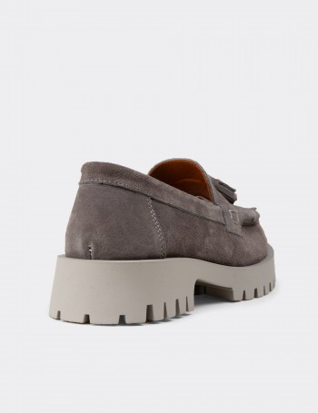Kadın Hakiki Süet Gri Püsküllü Loafer - 02033ZGRIC01