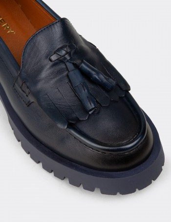 Kadın Hakiki Deri Lacivert Püsküllü Loafer - 02033ZLCVC02