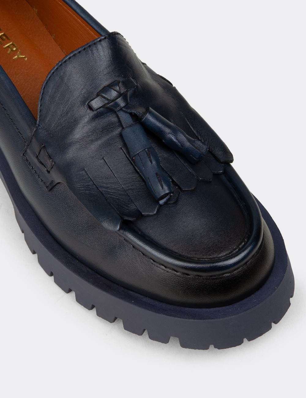 Kadın Hakiki Deri Lacivert Püsküllü Loafer - 02033ZLCVC02