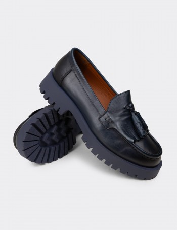 Kadın Hakiki Deri Lacivert Püsküllü Loafer - 02033ZLCVC02