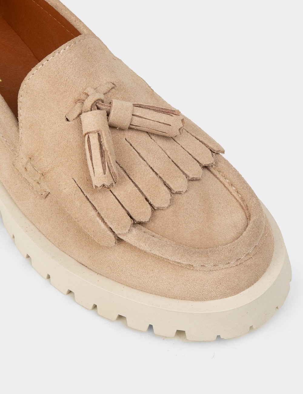 Kadın Hakiki Süet Bej Püsküllü Loafer - 02033ZBEJC01