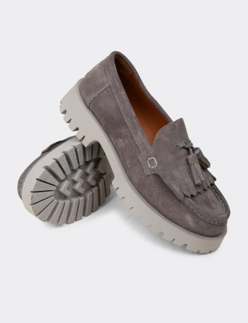 Kadın Hakiki Süet Gri Püsküllü Loafer - 02033ZGRIC01