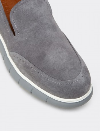 Erkek Hakiki Süet Gri Loafer Ayakkabı - 02044MGRIE01