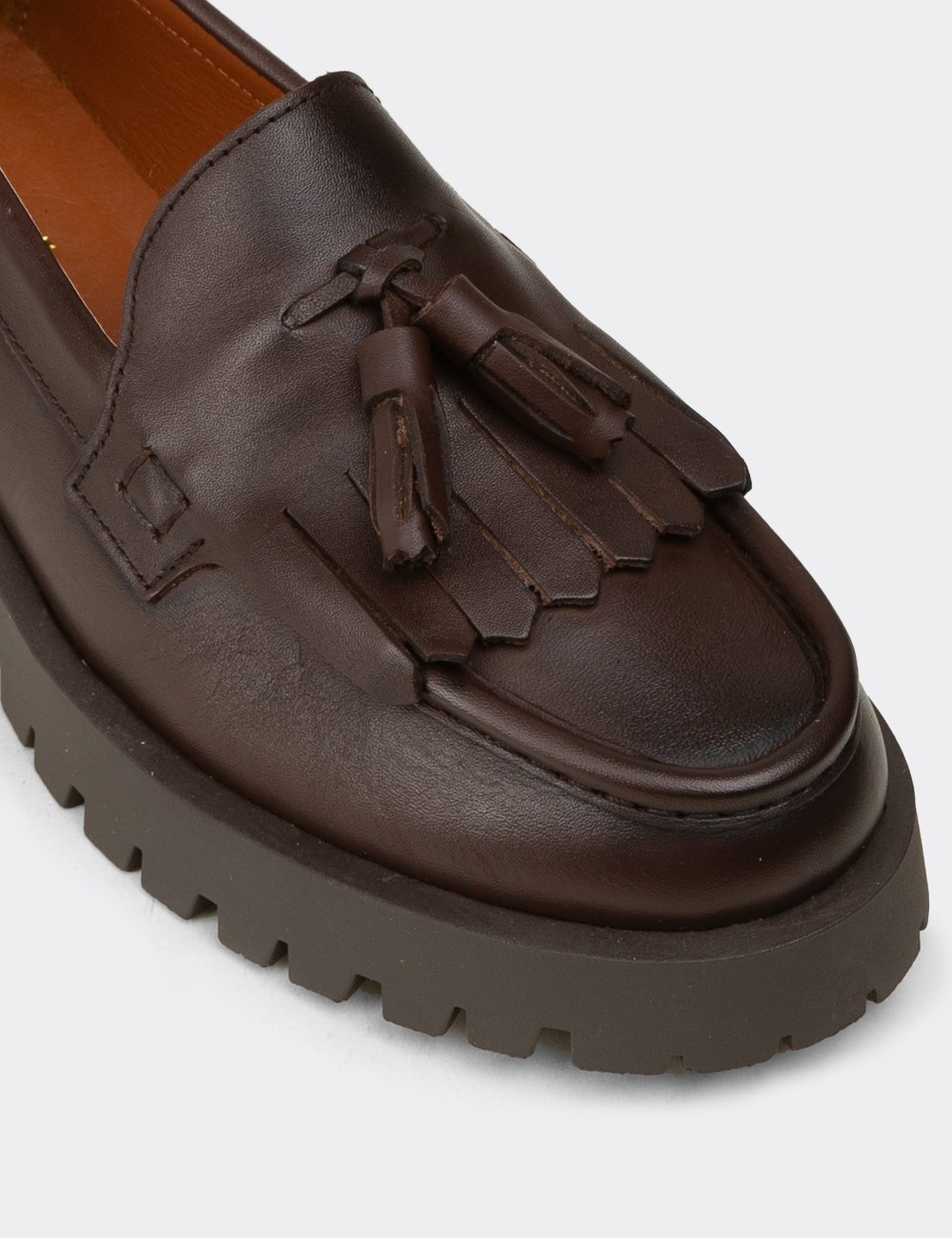 Kadın Hakiki Deri Kahverengi Püsküllü Loafer - 02033ZKHVC03