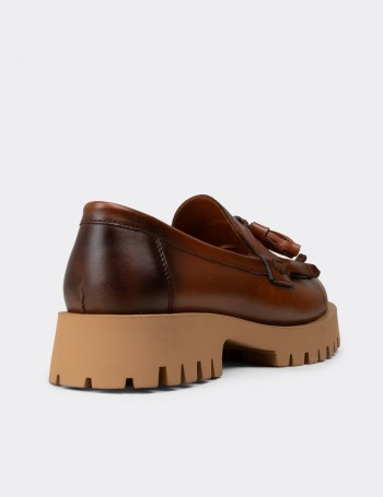 Kadın Hakiki Deri Taba Renkli Püsküllü Loafer - 02033ZTBAC02