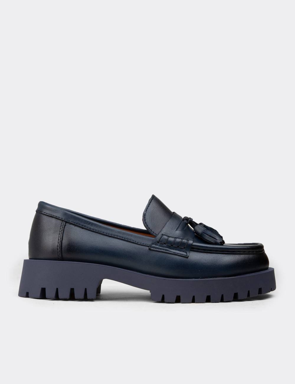 Kadın Hakiki Deri Lacivert Püsküllü Loafer - 02035ZLCVC03
