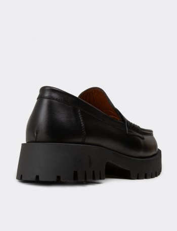 Kadın Hakiki Deri Siyah Loafer Ayakkabı - 02034ZSYHC02