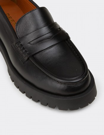 Kadın Hakiki Deri Siyah Loafer Ayakkabı - 02034ZSYHC02