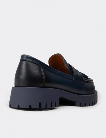 Kadın Hakiki Deri Lacivert Püsküllü Loafer - 02035ZLCVC03