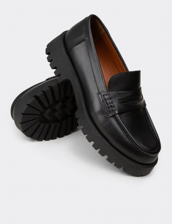 Kadın Hakiki Deri Siyah Loafer Ayakkabı - 02034ZSYHC02
