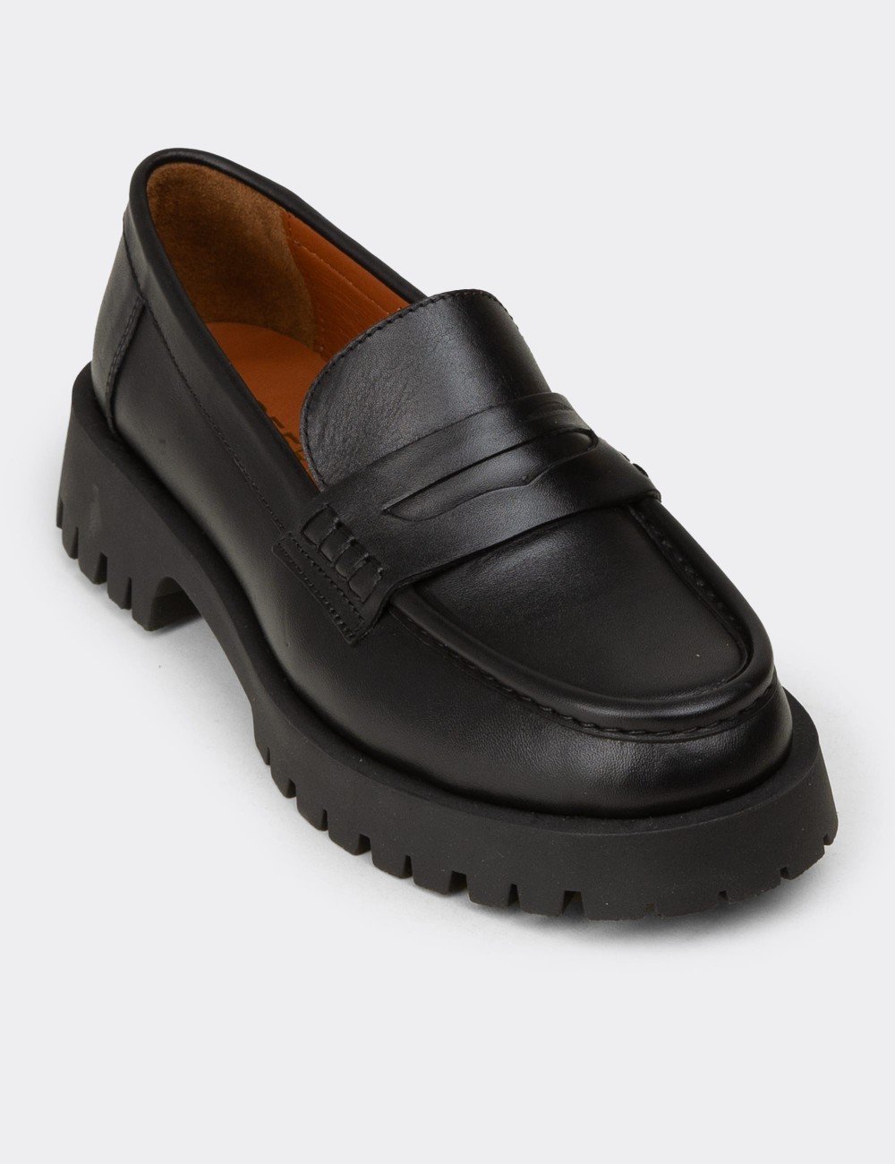 Kadın Hakiki Deri Siyah Loafer Ayakkabı - 02034ZSYHC02